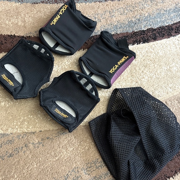 yoga paws Accessories - Black Fingerless Yoga Gloves for Women